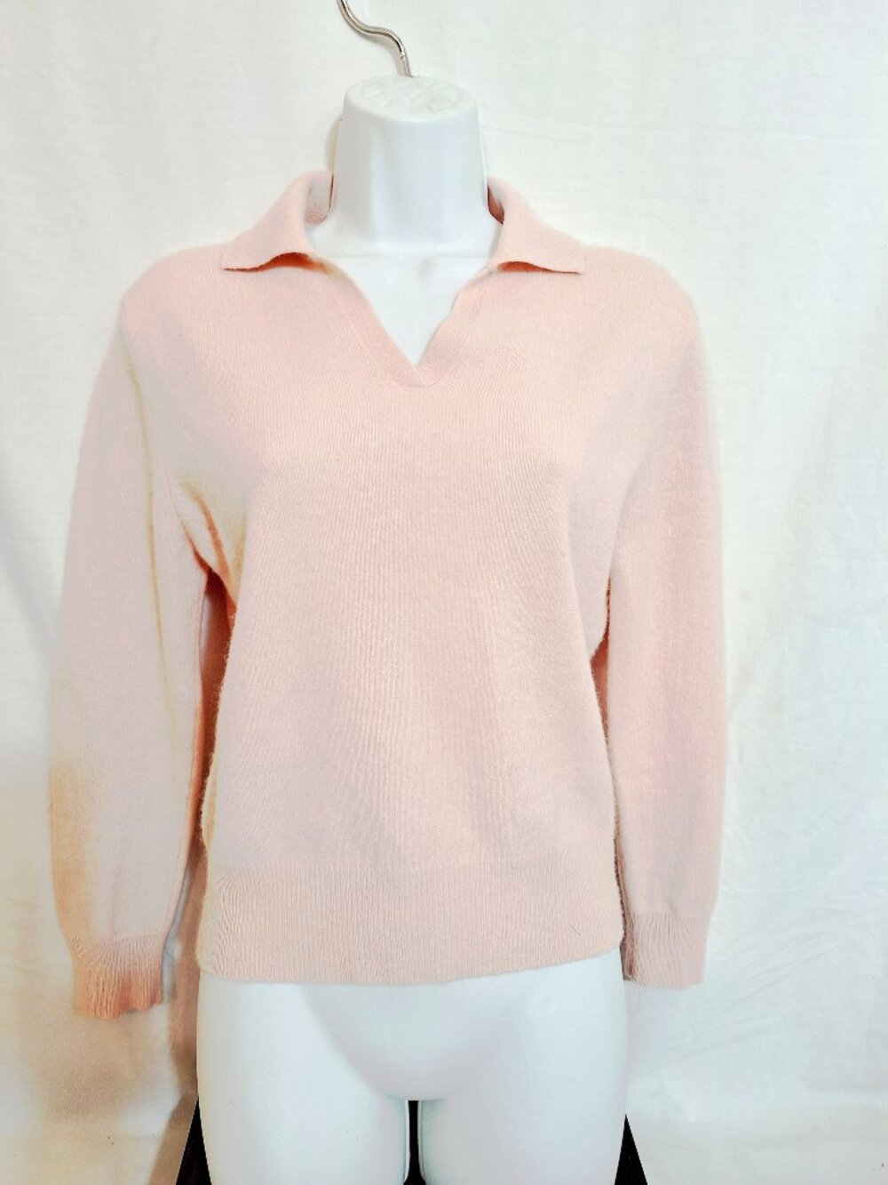 Lord & Taylor 100% Cashmere V-Neck Sweater M Collared Pale Pink Vintage